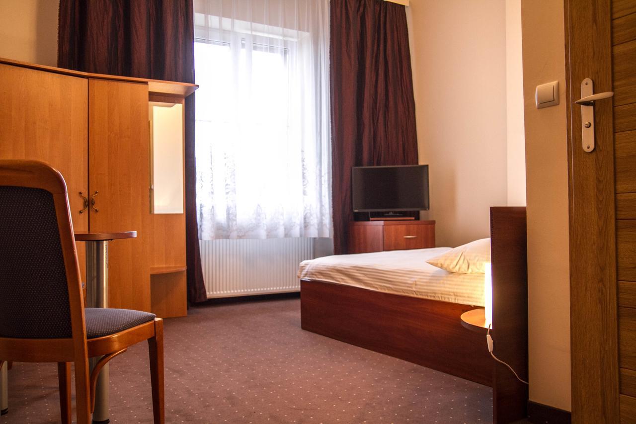 Hotel Mazowiecki Varşova Dış mekan fotoğraf